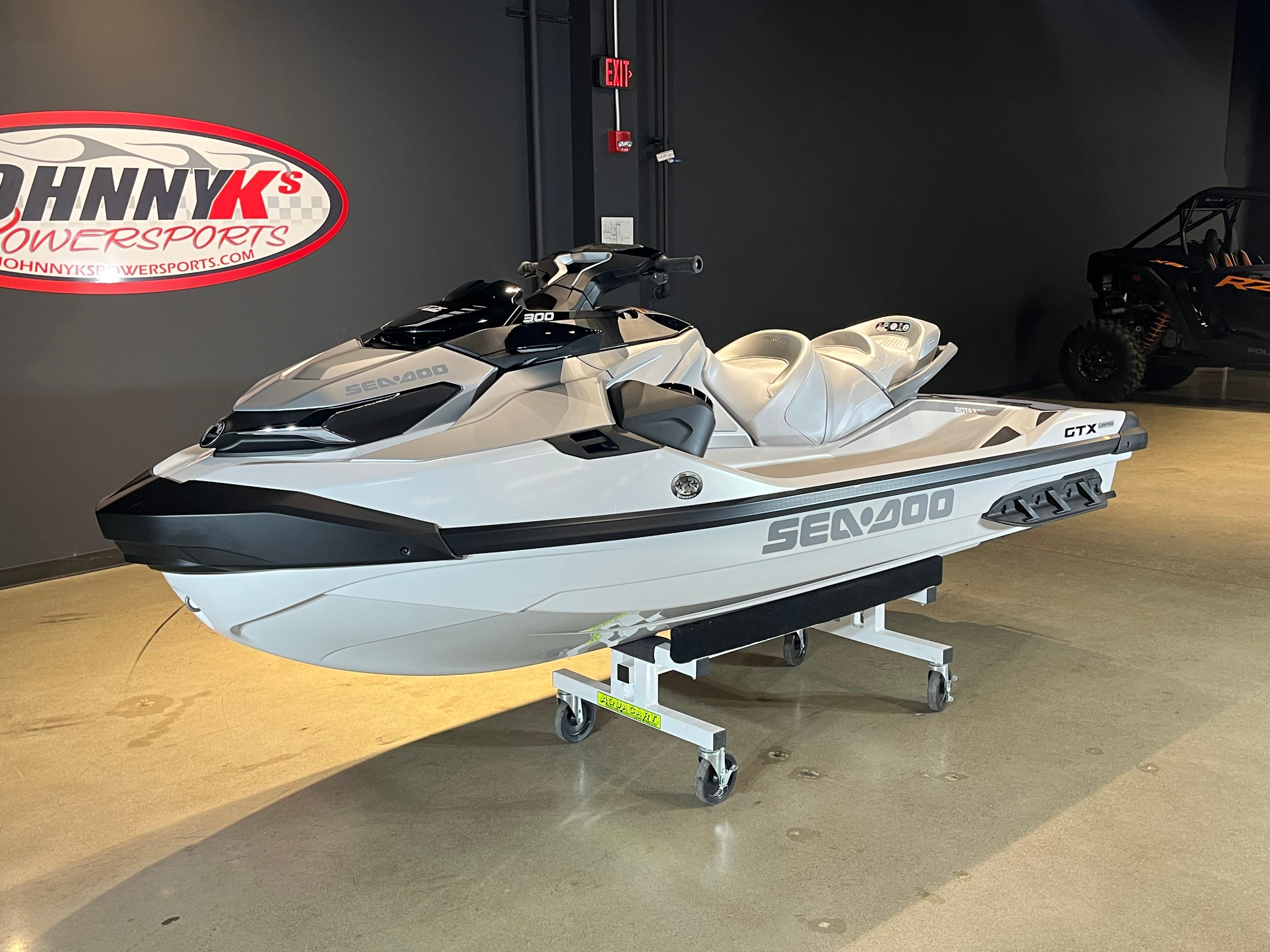2023 Sea-Doo GTX Limited 300：快適なパーソナルウォータークラフト