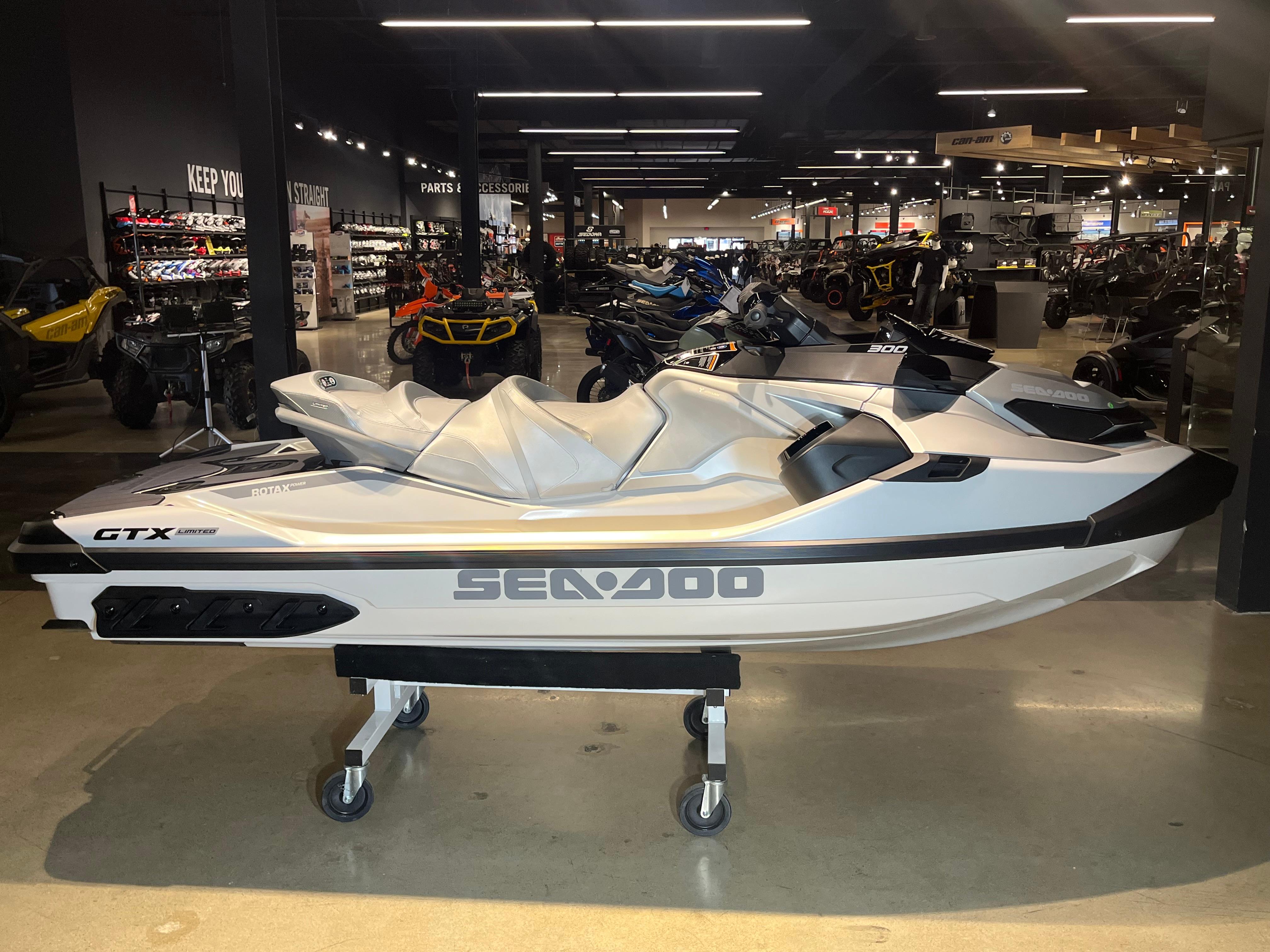 2023 Sea-Doo GTX Limited 300：快適なパーソナルウォータークラフト