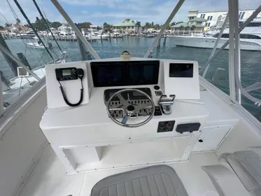 2005 Cabo Flybridge