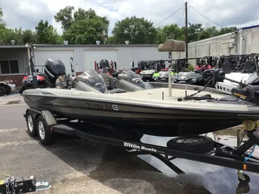 2010 Triton 19XS DC