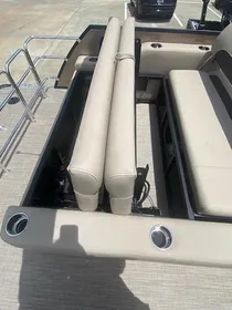 2024 Bentley Pontoons Legacy 240 Navigator