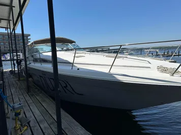 1991 Sea Ray 440 Aft Cabin