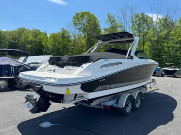 2011 Sea Ray 270 SLX