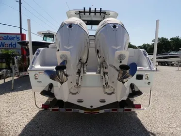 2022 Sea Hunt Ultra 305 SE