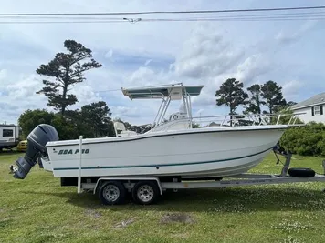 2000 Sea Pro 235 Center Console