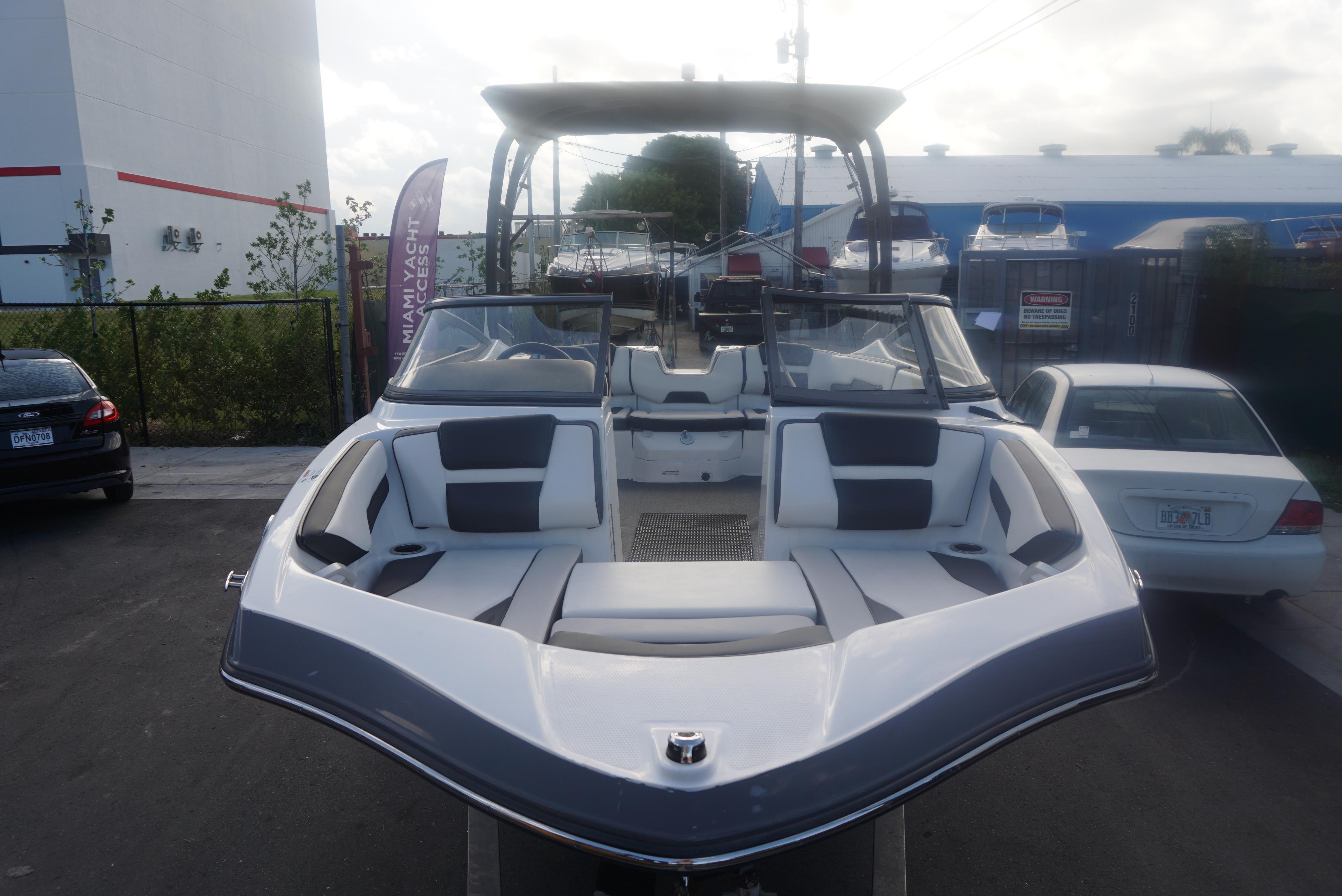 2019 Yamaha Boats AR 195