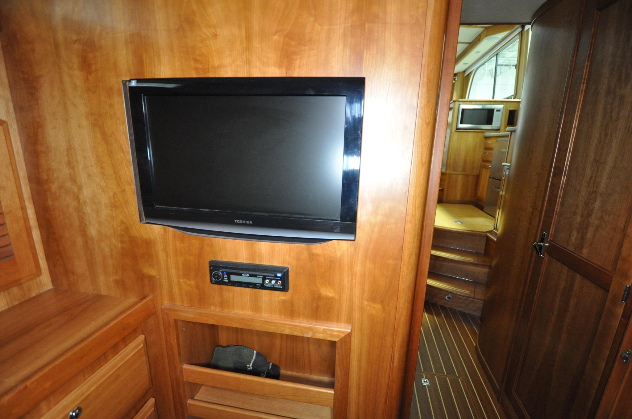 Sabre 40 Sedan - Tempest - In Storage - Owners Cabin - Flat Screen TV