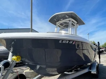 2021 Robalo R222EX