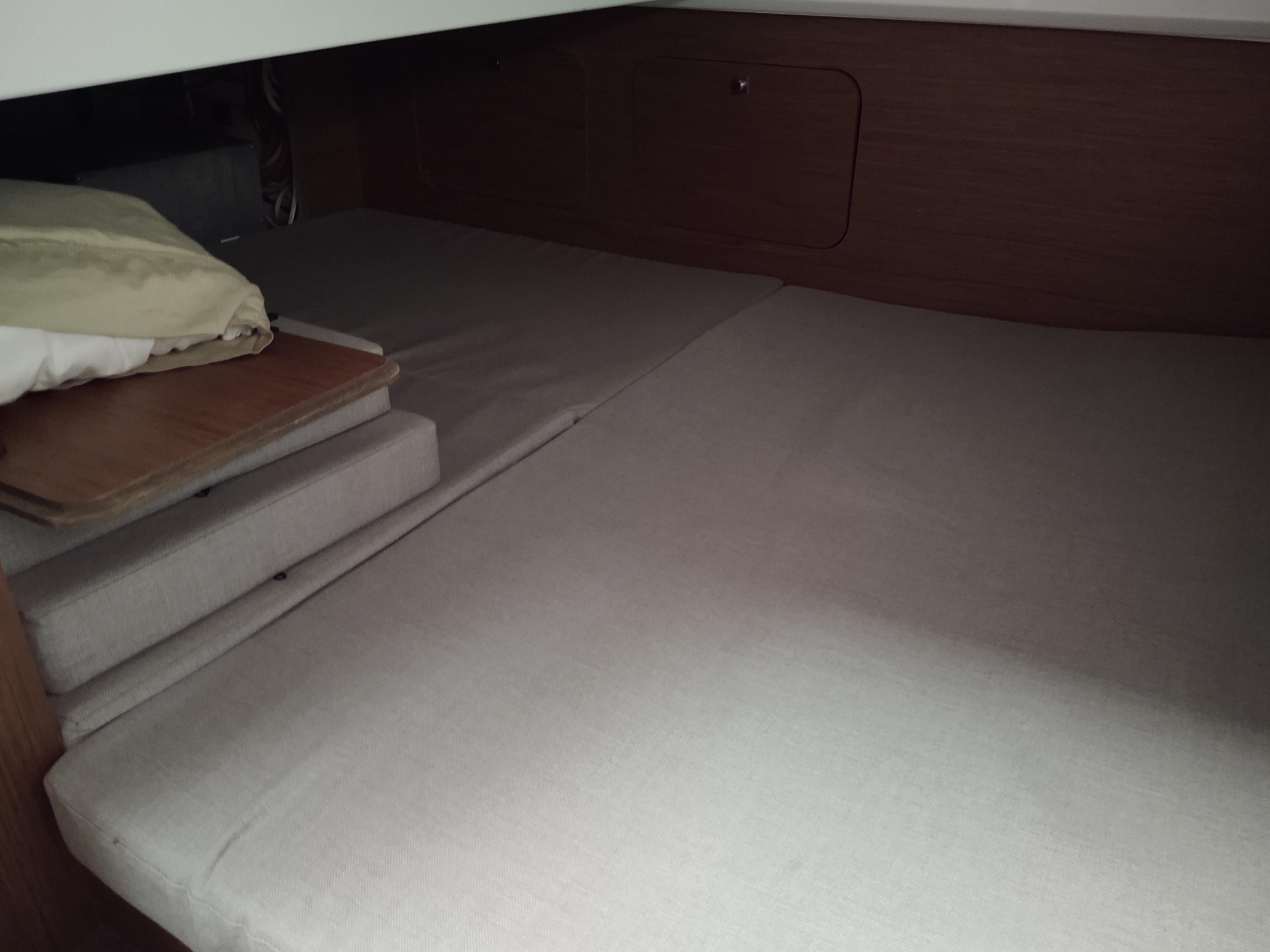 Knot Shore Aft stateroom berth 