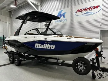 2024 Malibu 22 LSV