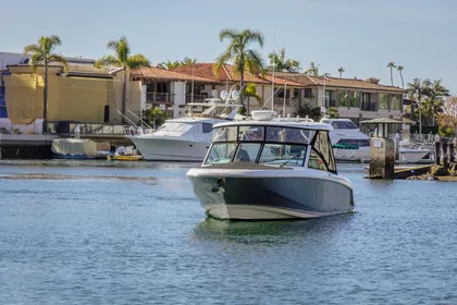 2018 Boston Whaler 320 Vantage