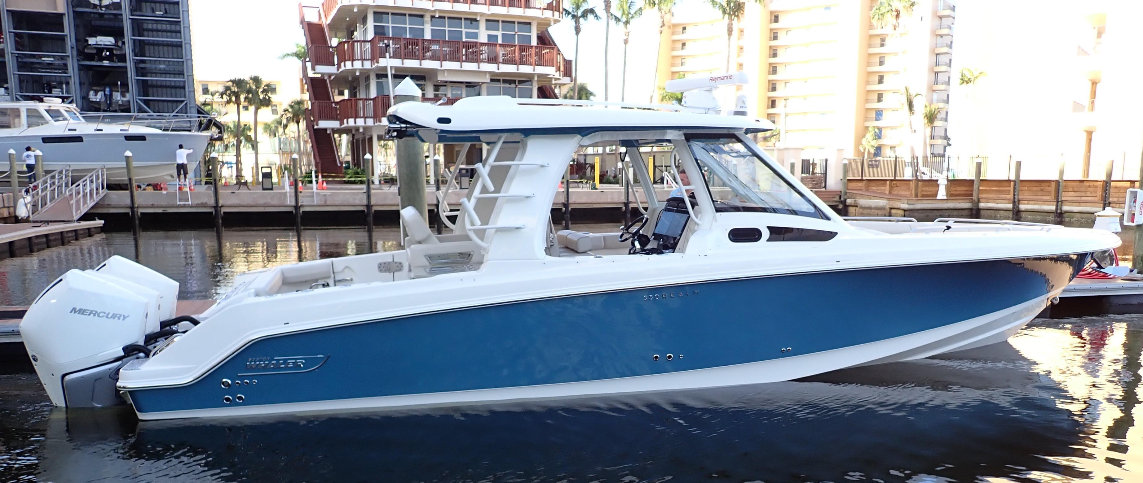 2021 Boston Whaler 350 Realm