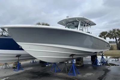 2024 Boston Whaler 330 Outrage