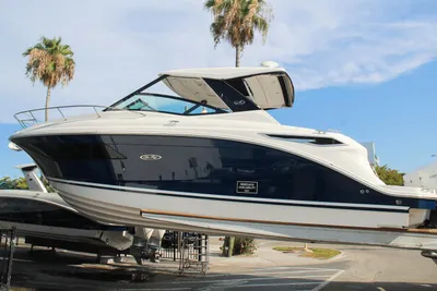 2024 Sea Ray Sundancer 320 Outboard