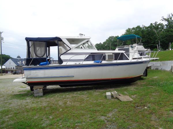 Used 1973 Marinette 28 Express, 22191 Woodbridge - Boat Trader