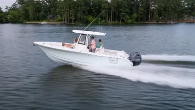 2024 Sea Hunt Gamefish 27 - Coffin Box