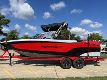 2024 MasterCraft XT24