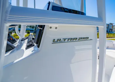 2025 Sea Hunt Ultra 219