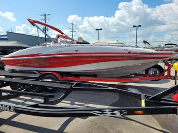 2006 Tahoe Deck boat 215 I/O