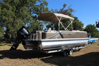 2023 Tahoe 2385 LTZ REAR FISH