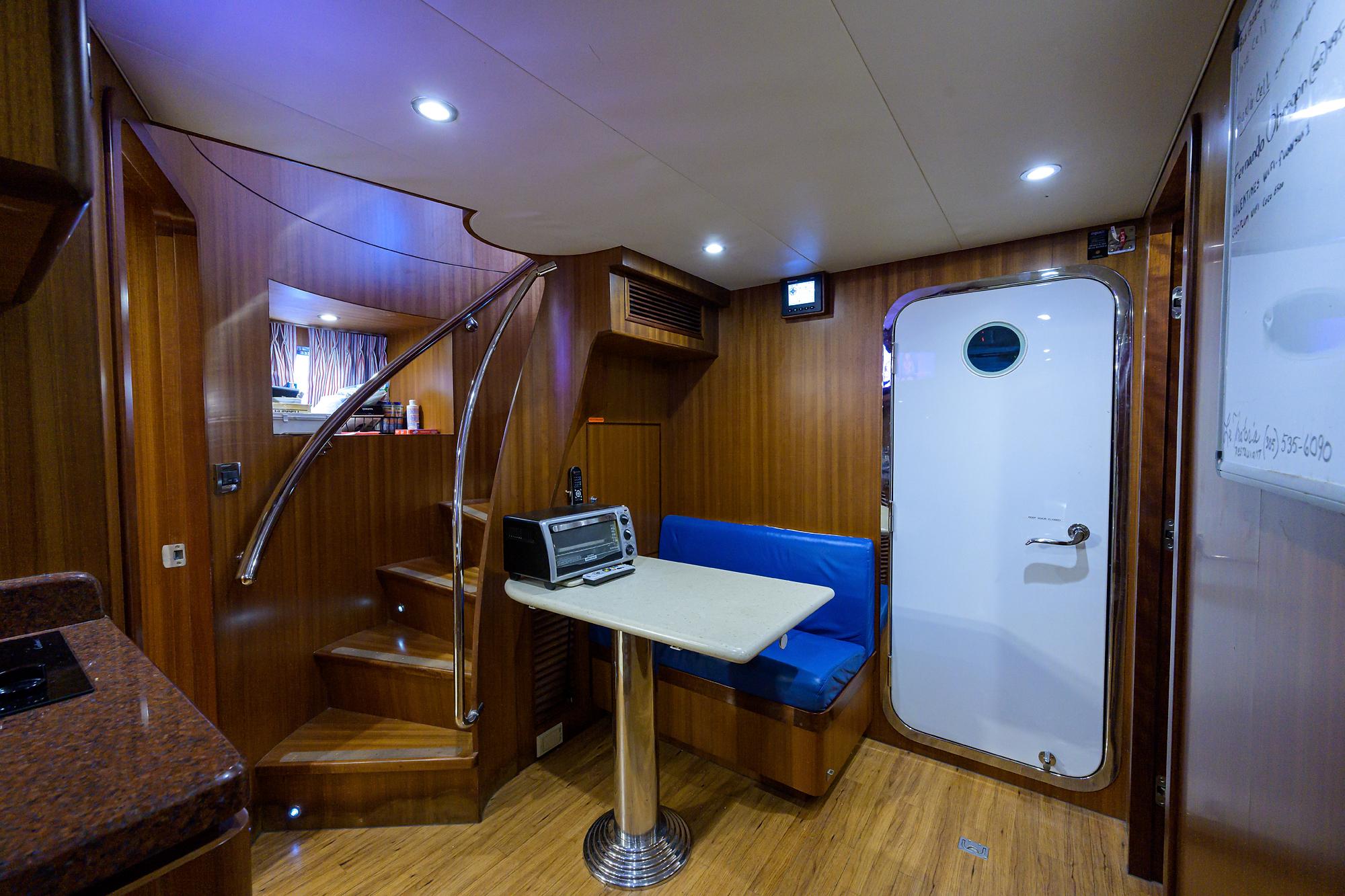 Ocean Alexander 80 BARNSTAR - Crew Lounge Table & Access