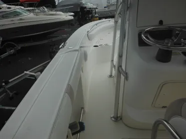 2005 Boston Whaler 270 Outrage