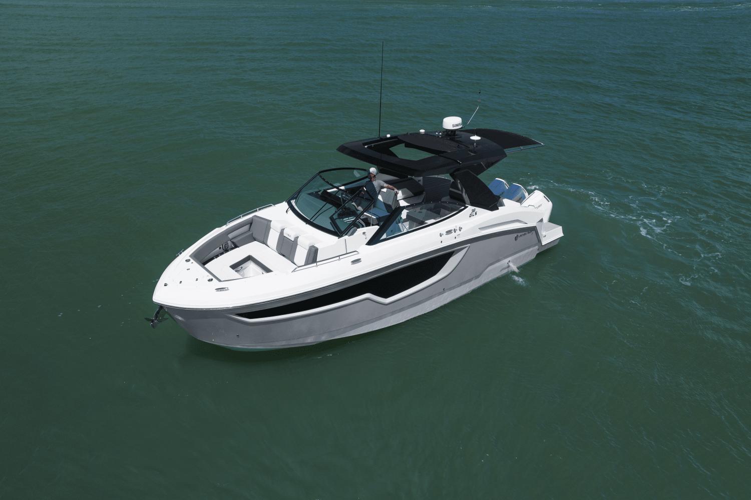 2024 Cruisers Yachts 38 GLS Outboard