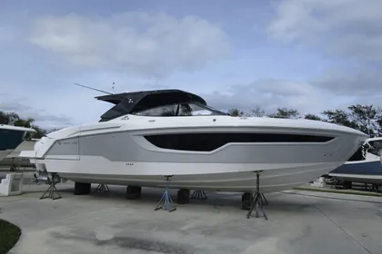 2024 Cruisers Yachts 38 GLS Outboard