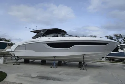 2024 Cruisers Yachts 38 GLS Outboard