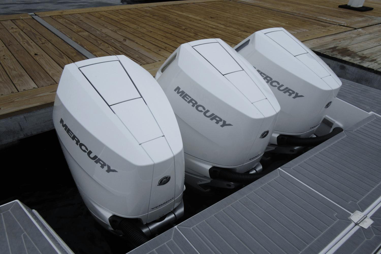 2024 Cruisers Yachts 38 GLS Outboard