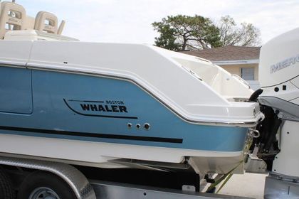 2018 Boston Whaler 330 Outrage