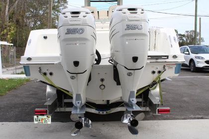 2018 Boston Whaler 330 Outrage