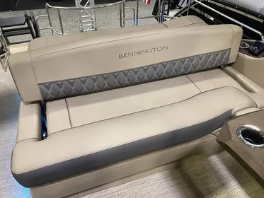 2024 Bennington 23 RSB - Swingback - Tritoon