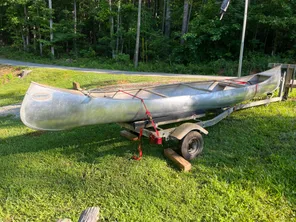 2000 Alumacraft Canoe