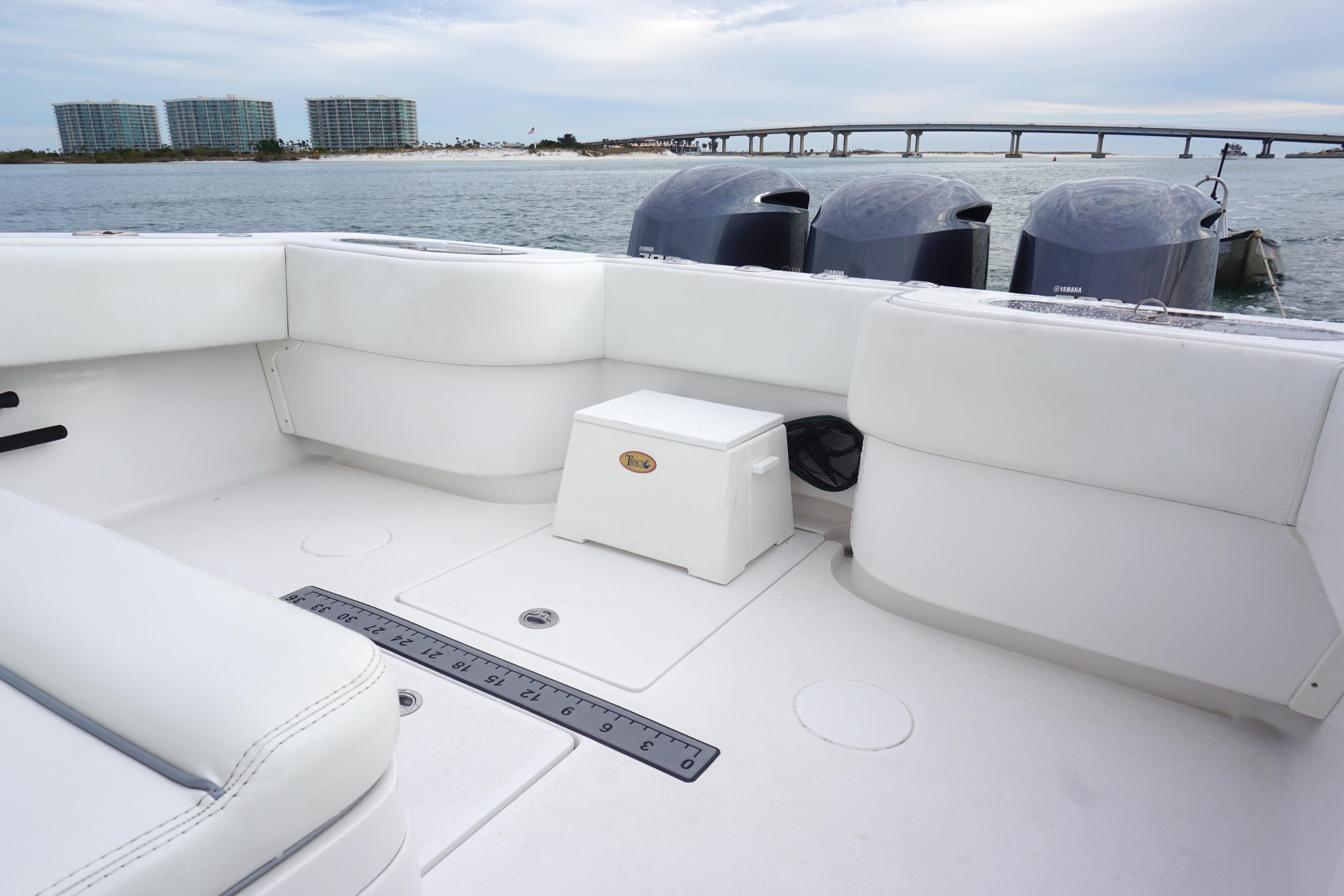 2017 37 Seahunter 37T The Fish Tank View Looking Aft