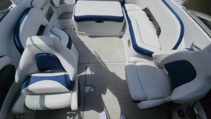 2022 Crownline 260 XSS