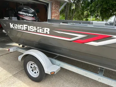 2019 KingFisher 1825 Falcon