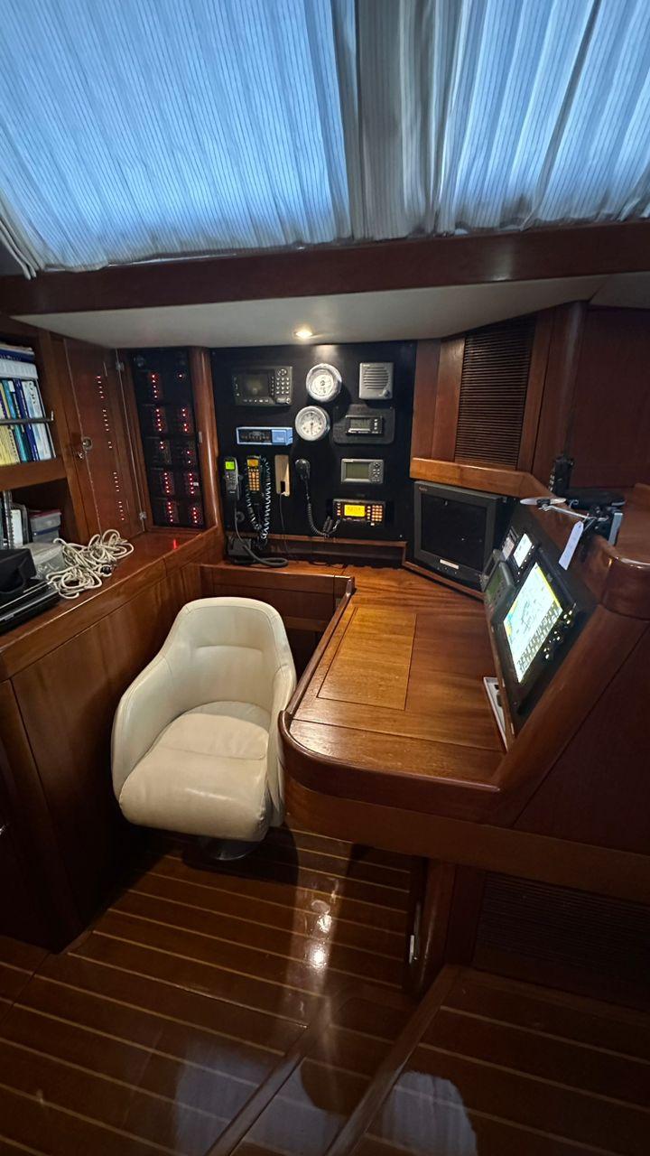 1993 Oyster 80 Deck Saloon