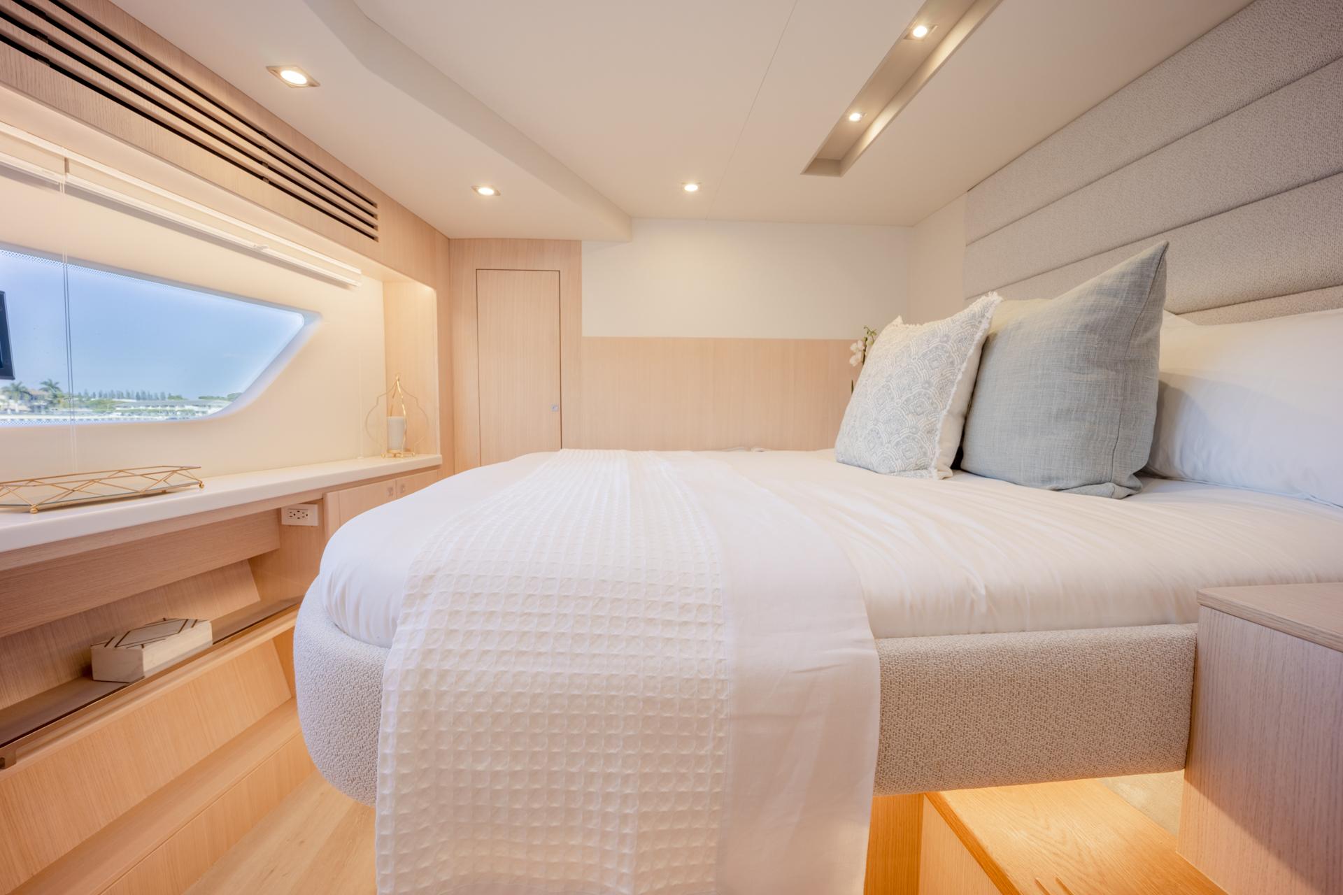 Two Oceans 555 master stateroom