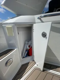 2016 Monterey 335 Sport Yacht