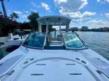 2016 Monterey 335 Sport Yacht