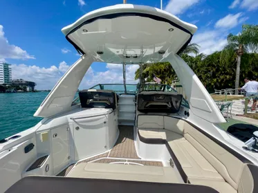 2016 Monterey 335 Sport Yacht