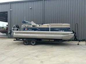 2019 Sun Tracker DLX PARTY BARGE 20