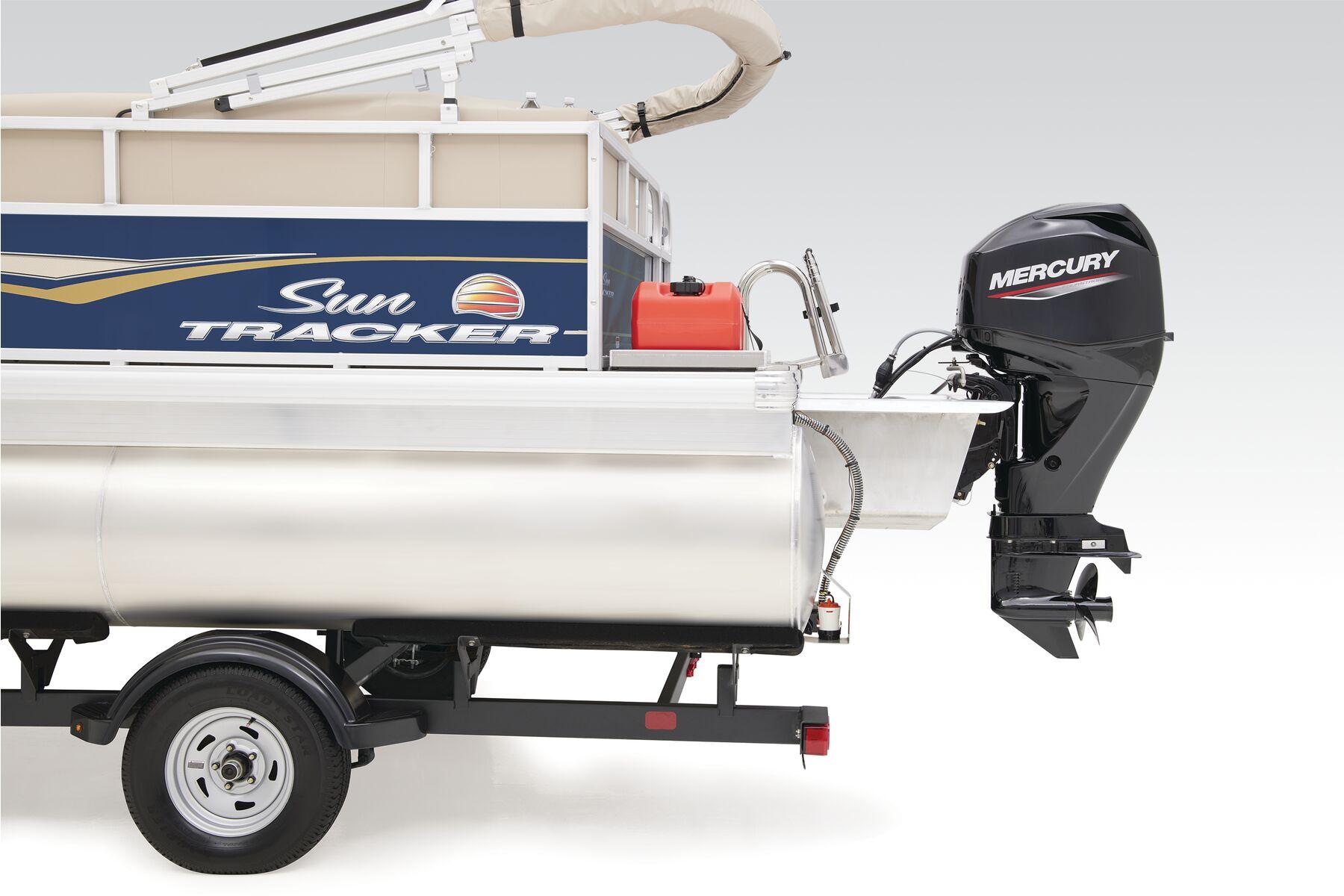 Manufacturer Provided Image: Sun Tracker BASS BUGGY 16 XL SELECT