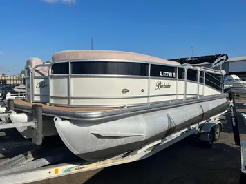 2015 Berkshire 230 CL