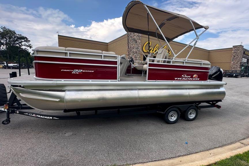 PARTY BARGE 22 RF XP3 - SUN TRACKER Recreational Pontoon Boat