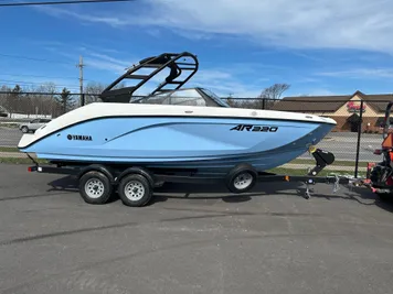 2024 Yamaha Boats AR220