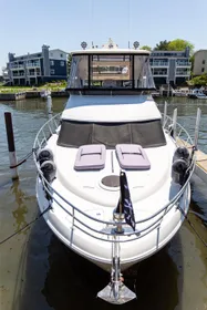 2010 Meridian 469