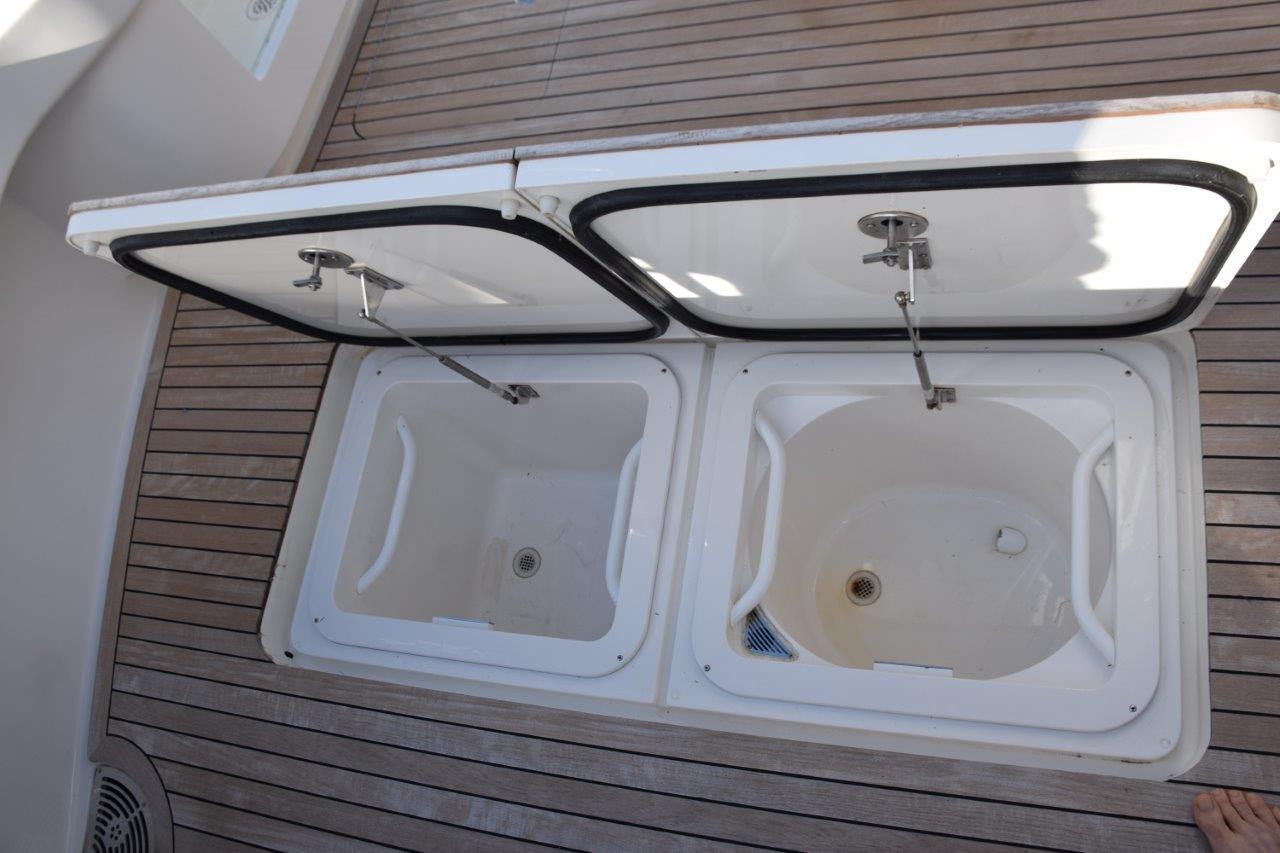 Below Deck Livewell and Storage Well, Starboard