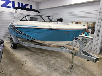 2022 Bayliner VR4 Bowrider I/O